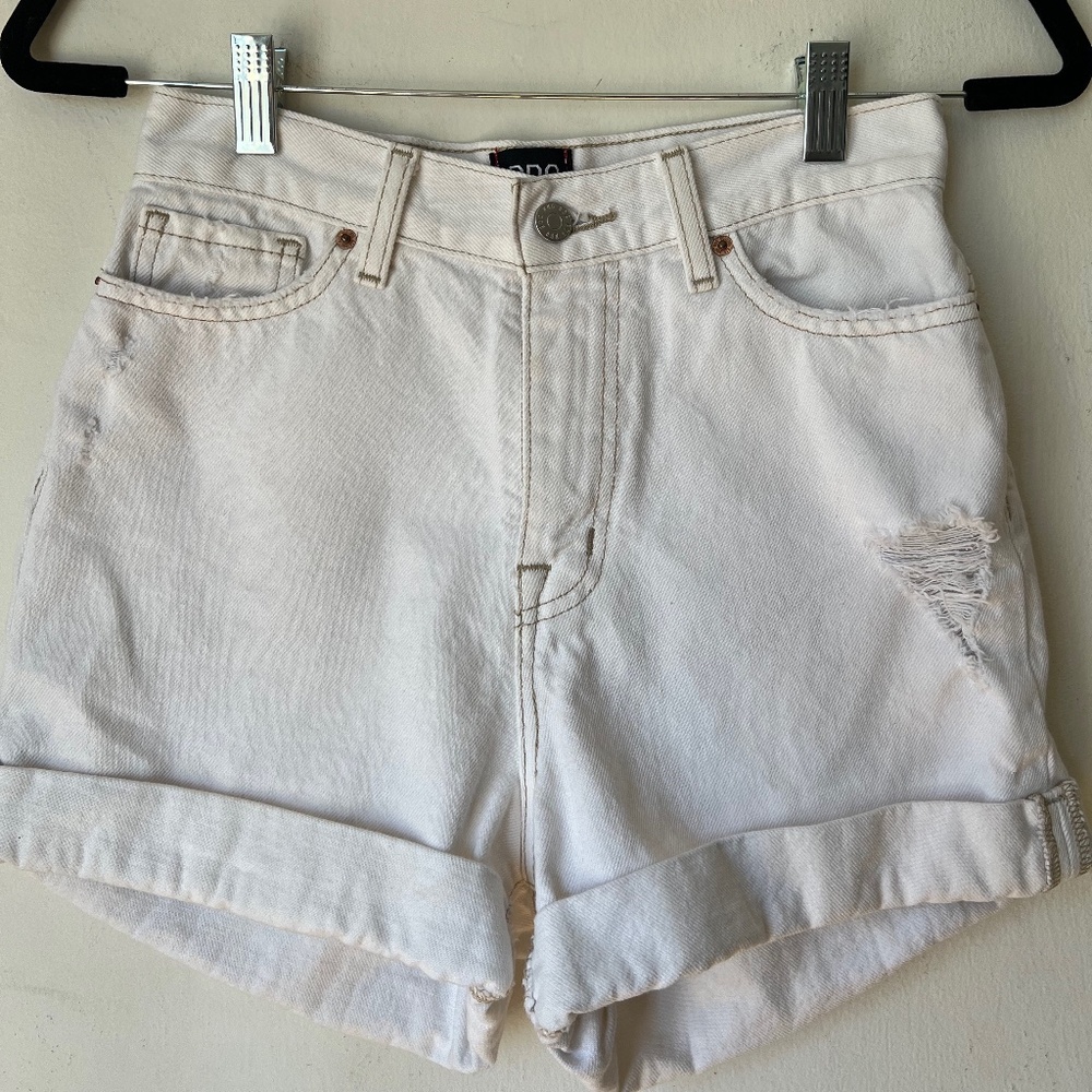 BDG White Mom Shorts (Size 25)